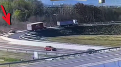 VIDEO: Počas jazdy na D4 si vodič uvedomil, že nemá diaľničnú známku. Zastavil a začal cúvať