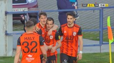 VIDEO: Ružomberok si schuti zastrieľal, Trenčín zlomila červená karta