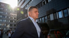 Líder Smeru Robert Fico vypovedal na polícii v Trnave