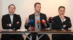 Autor zlatého gólu z MS 2002 prehovoril o situácii v hokeji