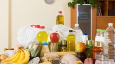 Slováci opäť dostanú potravinové a hygienické balíčky: Toto všetko v nich nájdu
