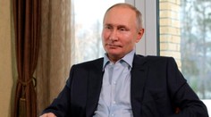 V Putinovom okolí sú desiatky infikovaných ľudí. Prezidenta pred vírusom vraj ochránil Sputnik