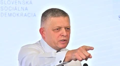 Nové desatoro Smeru: Fico sľubuje, že dovládne do volieb a vyhrá aj tie nasledujúce