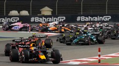 VC Bahrajnu: Double Red Bullu, Verstappen nezostal nič dlžný. Divákov si však získal Alonso