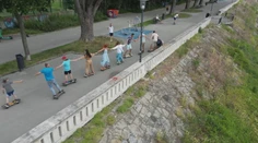 V mestách vládne nový trend. Surfskejteri sa stávajú bežnou súčasťou ulíc