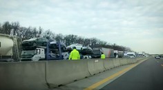 Bratislavu a okolie brzdia stovky kamiónov. Maďari nechali otvorené len dva priechody