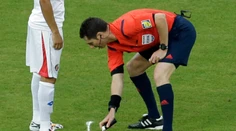 Angličania a Holanďania odskúšanú prevratnú novinku vo futbale