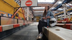 V motošporte ju limituje hendikep aj pohlavie. Michaela sa napriek tomu zaradila medzi elitu