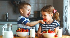 Jahody na mnoho spôsobov: Vyskúšajte domácu zmrzlinu, ovocné špízy a jahodové poháre