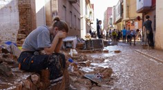 Španieli sú stále v šoku. Obetí ničivých záplav je už viac ako dvesto