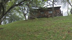 Svah, ktorý sa zosúva, ich môže pripraviť o domy. Obyvatelia dedinky Podhorie žijú v strachu