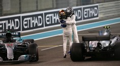 V záverečnej Veľkej cene F1 dominovali Mercedesy, zvíťazil Bottas