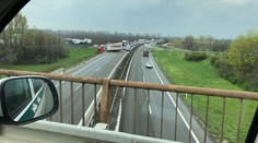 Vážna nehoda zablokovala na štyri hodiny R1 smerom na Nitru