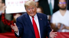 Snemovňa reprezentantov schválila ústavnú žalobu na Trumpa