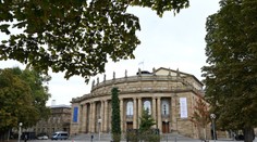 Potoky krvi, sex a kritika kresťanstva. Hororová hra v Stuttgarte vyvolala rozruch, divákom sa robilo zle