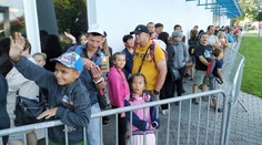 Prví prišli už o pol štvrtej, Oteckovia lákajú aj divákov zo zahraničia