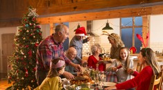 Vianoce bez hádok: Odborníci radia, ako zvládnuť sviatky so svokrou, po rozvode či v ponorke