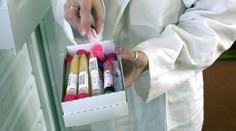 Kde končí pupočníková krv od slovenských darkýň? Niektorým matkám ju lekári odoberajú bez súhlasu