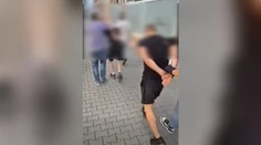 VIDEO: Brutálne napadnutie 36-ročného muža v Krakove sa skončilo tragicky. Traja podozriví sa ukrývali v Bratislave