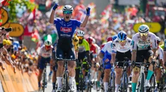 Tour de France: Etapa číslo tri pre Philipsena. Sagan stratil sľubnú pozíciu na poslednom kilometri
