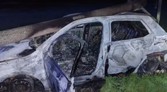 Auto neďaleko Dunajskej Stredy narazilo do elektrického stĺpa, zhorelo do tla. Vodiča (†45) našli bez známok života