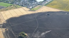 FOTO+VIDEO: Plamene sa nebezpečne blížili k domom. Hasiči, ktorí krotili požiar poľa pri Reci, zabránili najhoršiemu