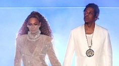 Beyoncé a Jay-Z sa znovu zobrali. Nevesta mala opäť krásne svadobné šaty
