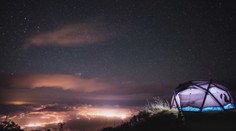 Na oblohe až do decembra bude jasne vidieť padajúce hviezdy. Postará sa o to meteorický roj