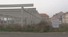 Výstavba dvoch nákupných centier na severovýchode zamrzla. V jednom z miest by sa však mohli dočkať koncom roka
