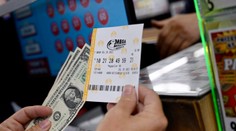 Mega jackpot v USA. Neznámy šťastlivec vyhral 348 miliónov, teraz stojí pred životným rozhodnutím