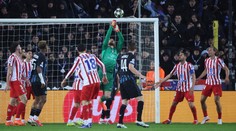 VIDEO: Hanckova smola v samom závere, Gordon dal štyri góly za polčas. Finalista LM vybuchol s trpaslíkom