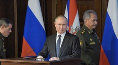 Petíciu za odstúpenie Vladimira Putina podpísali desiatky miestnych politikov, riskujú tým väzenie