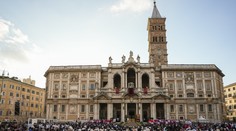 Pápežovo telo uložia do Baziliky Panny Márie Väčšej. Rozprávali sme sa s ľuďmi vo Vatikáne