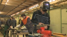 V kuklách a pri zápachu roztaveného železa. Mladí zvárači sa predviedli na súťaži v Tlmačoch