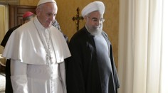 Pápež František sa zhodol s iránskym prezidentom: Sloboda prejavu nie je rúhanie