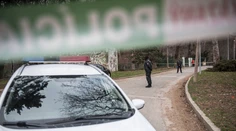 Telo muža malo ležať v kroví zahádzané dekami viac ako týždeň. Polícia zadržala v Košiciach podozrivé osoby