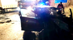 Tragická nehoda pred obcou Brezolupy. Bez zapnutých svetiel sa rútila pod kolesá nákladiaku, vodička (†45) zrážku neprežila