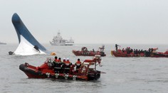 Črtá sa strašná nehoda. Hrozí, že sa utopili stovky stredoškolákov. Video