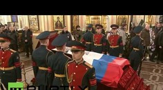 V Iževsku sa konala rozlúčka s Kalašnikovom (video)