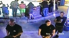 Zlodeji ukradli žraloka a prepašovali ho ako bábätko v kočíku