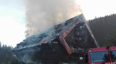 K požiaru museli privolať ďalšie posily. Hľadajú skryté ohniská