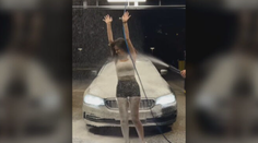 Video influencera z autoumyvárne si koleduje o Darwinovu cenu. Môže sa to skončiť popáleninami či slepotou, tvrdí lekárka