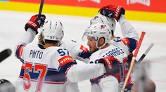 Američania deklasovali Kazachstan dvojciferným výsledkom a zabezpečili si postup. Gaudreau prekonal hviezdneho krajana