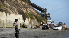 FOTO: Na obľúbenú pláž v Kalifornii sa zrútila časť útesu. Bilancia je tragická