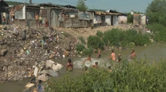 Horúčavy bez vody a klimatizácie. Rodiny v osadách hľadajú spôsob, ako prežiť tropické dni