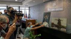 Grécka polícia sa chcela pochváliť obrazom od Picassa, pri prezentácii im spadol na zem