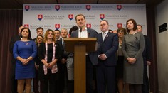 Opozícia žiada stiahnutie novely o rokováku