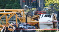 Pád žeriavu v Seattli prežila žena s dieťaťom, no štyria ľudia zomreli