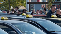 Google plánuje investovať do konkurenta Uberu