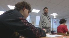 Platy učiteľov porástli. Pozrite si, koľko zarábajú od januára